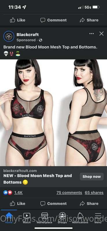 Okay I’m actually PEEING OVER THIS SWIMSUIT 😭😭😭✨✨✨❤️❤️❤️ Why..