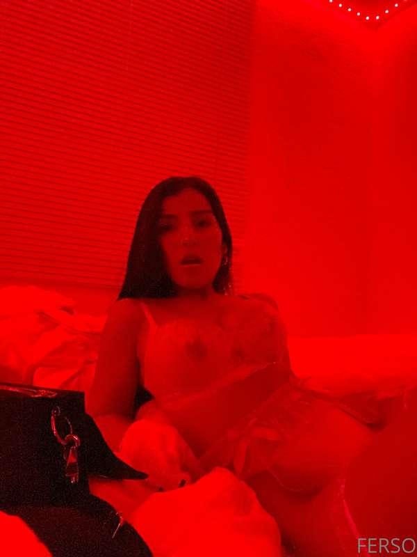 Buenos días
Ya listos para mi live de hoy a las 9 p.m.?😈 
No..