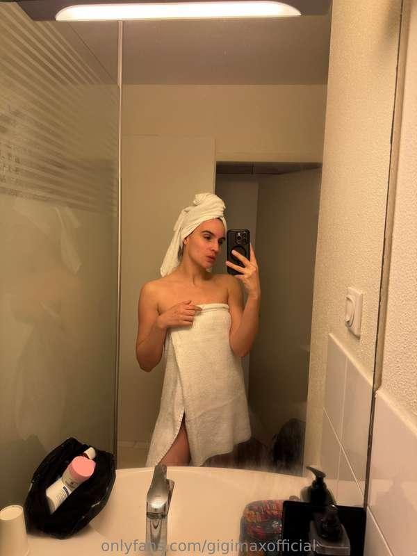 Why don’t you swipe for a little surprise 🤓
