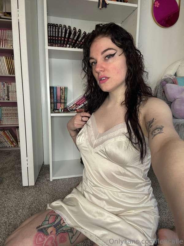 It’s giving “I need my vampire boyfriend to come over”