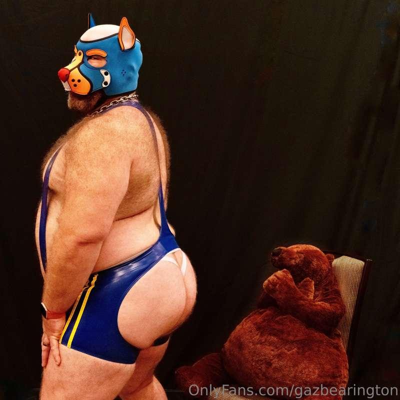 Almost missed #HumpDay! Here’s me showing my butt off twice ..