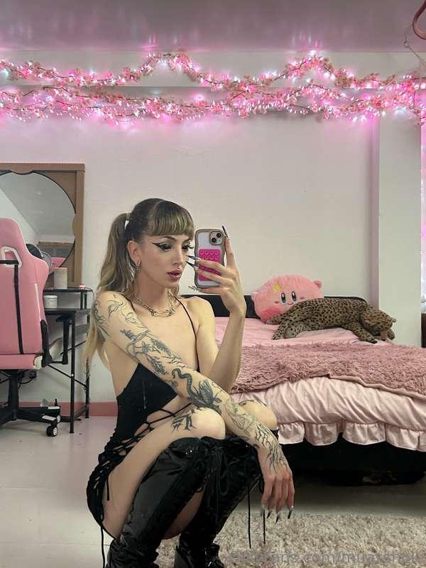 Pics from today !! Regular uploads back on the way Tysm for ..
