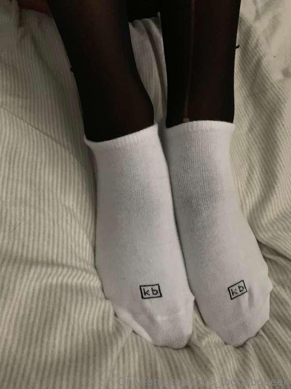 mrs_footjobqueen image #1