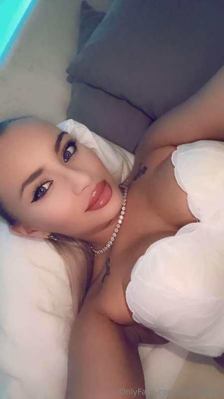 Take me on a journey of pleasure that I will never forget 🤤 ..