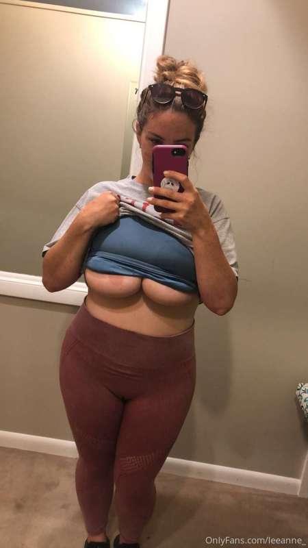 Titty selfies 😛😛😛