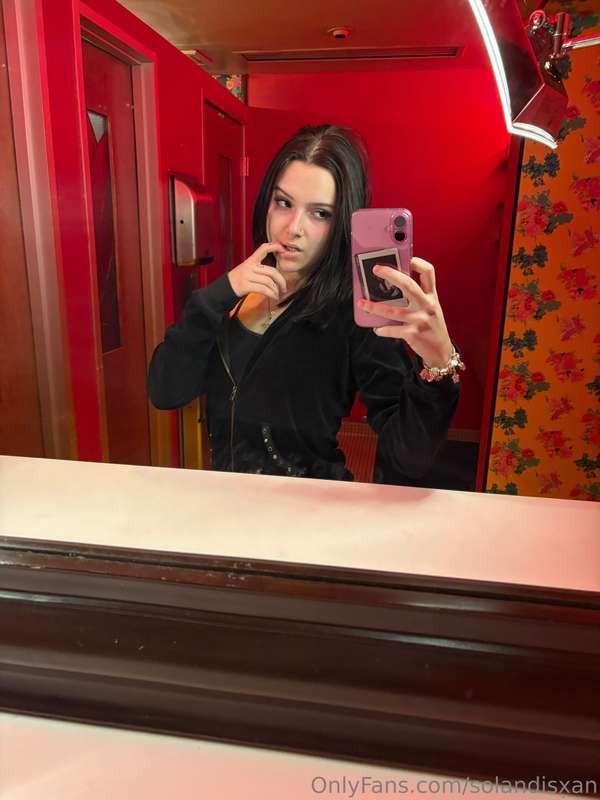 i’m so pretty .. you should cum on my face 😛🫦