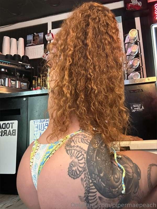 Happy HUMP Day... What would you do with this ass?