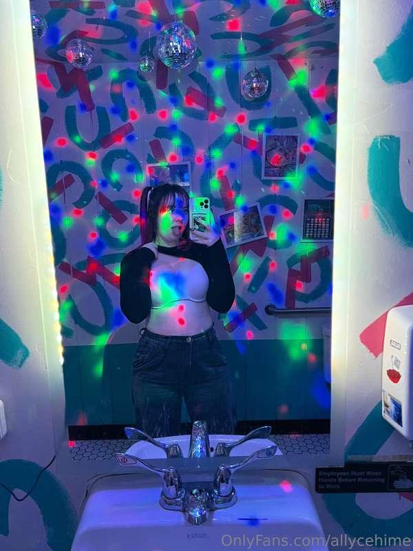 Leave a $10 tip and get a little video in your dms