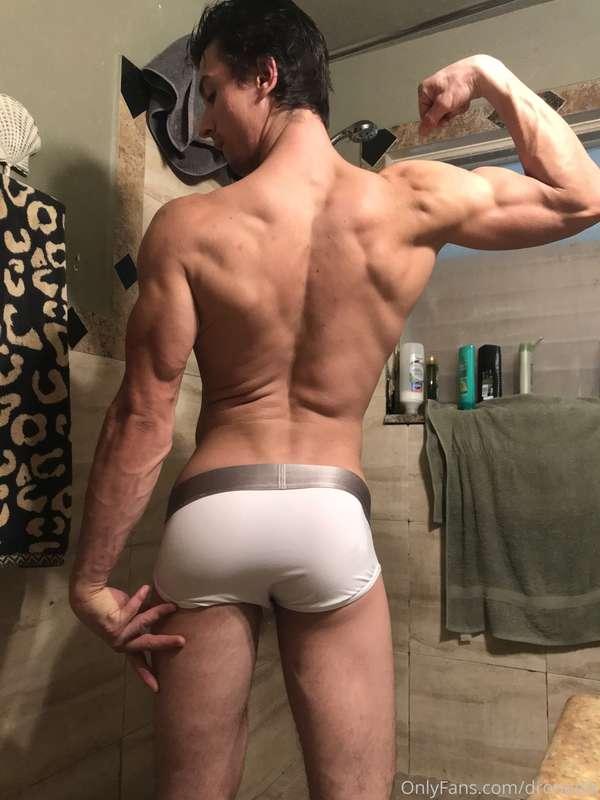 Really love taking pics in these underwear 😁😏 I should add m..