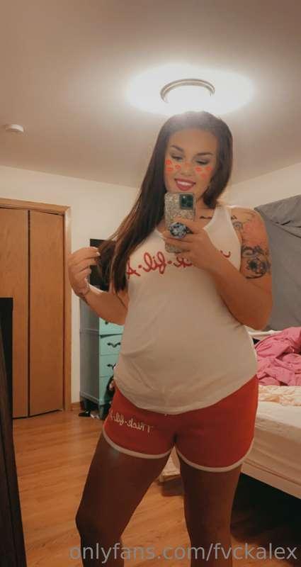 congratulations!🎉 you made it to friday, bby.
it’s finally t..