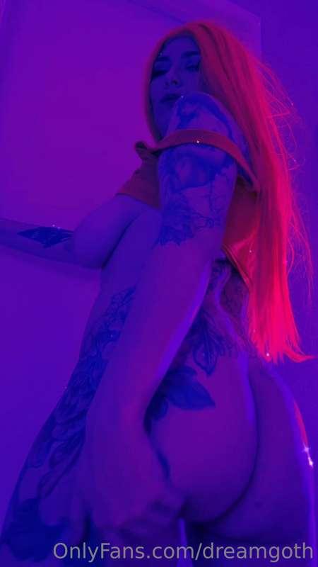 I'm so fucking horny tonight 🥵🔥
What turns you on?
I love ge..