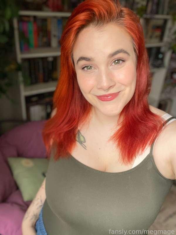 I feel way too powerful with this hair color 🤣 my Sagittarius heart is so happy.

Who should I cosplay? Even though I’d never pick her for Geralt (if you know, you know), I really want to do a Triss cosplay, especially in her cute emerald lingerie set.

Let me know your favorite red headed characters!
