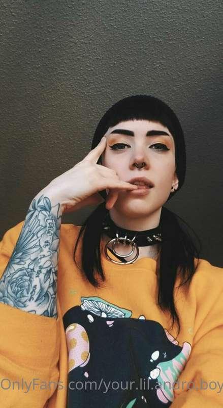 😈