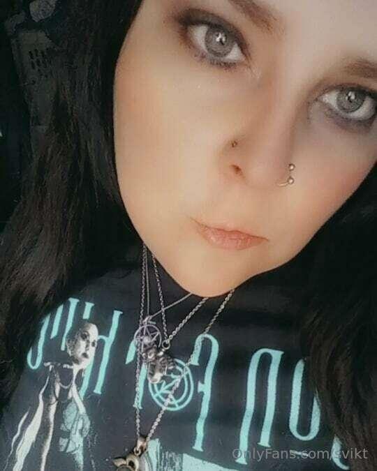 Love my new shirt from the Icon for Hire concert 🤗