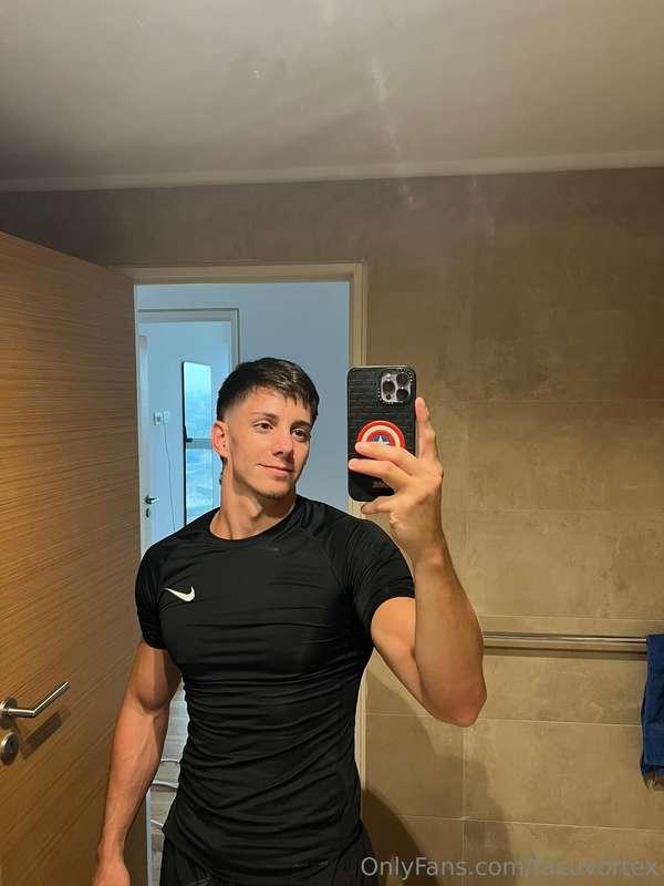 😘
