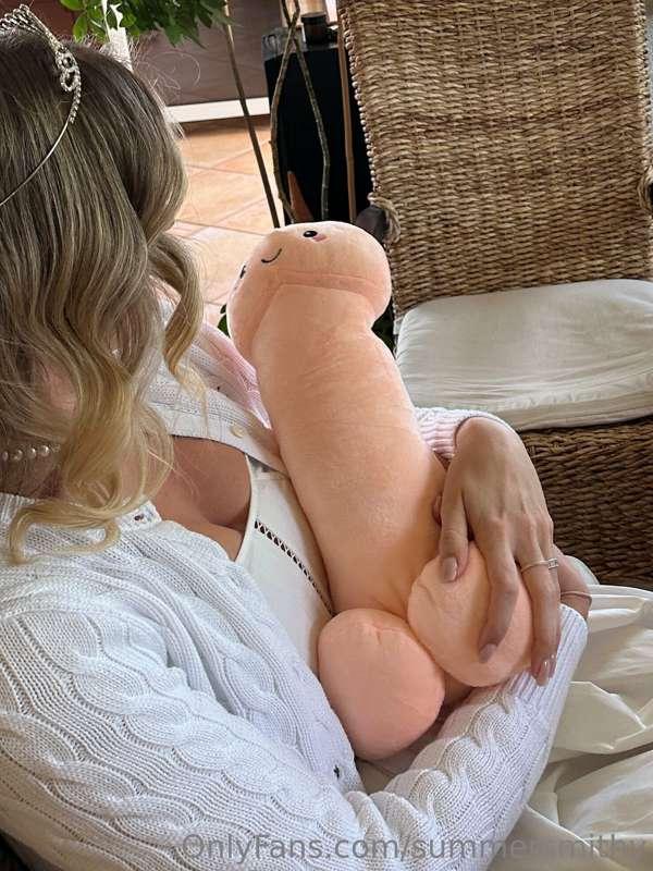 this is now officially my favorite cuddly toy🤣
