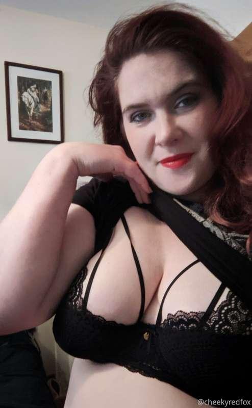 cheekyredfox image #1
