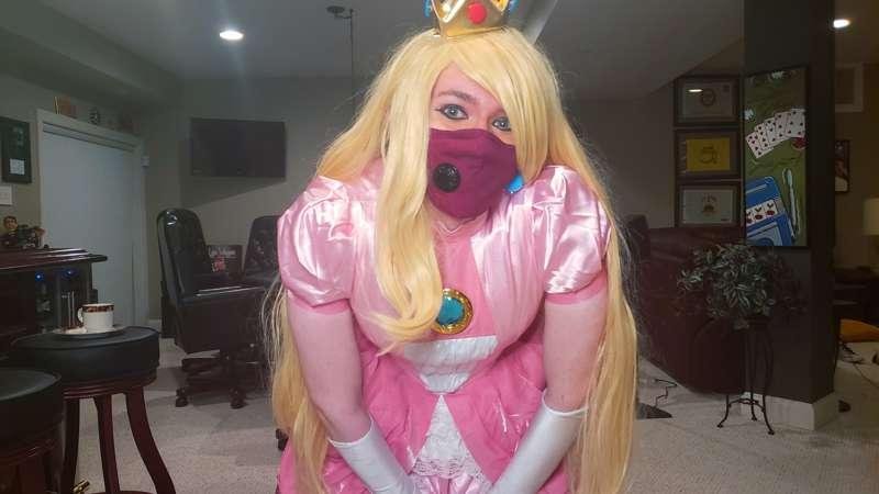 Teehee~ Peachy~!

This set makes me feel adorable. And it's ..