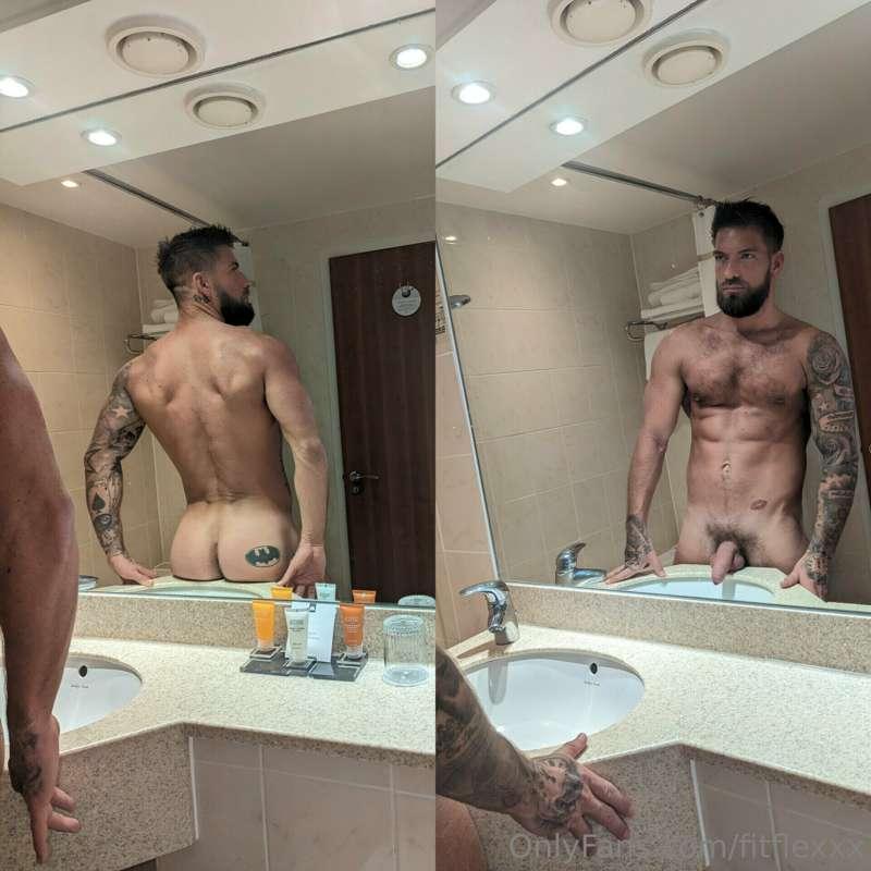 Hotel mirrors capture all the best bits 😈