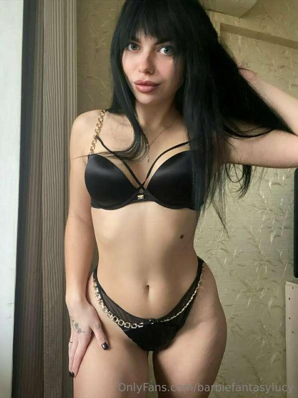 My page on OnlyFans offers a free subscription for new subsc..