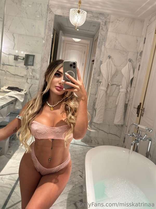 Just woke up thinking about you! Tell me what's up 😏