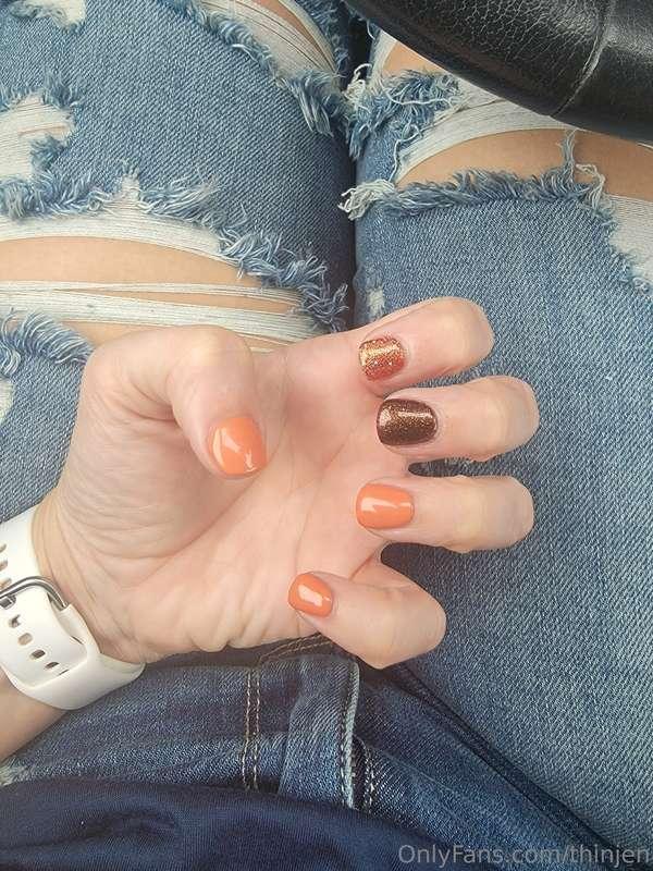 Got my toes to match. Fresh pedi pic in your DMS!