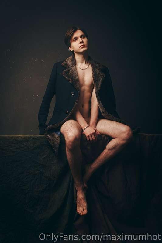 A few photos in a coat, do you like classic clothes? I like ..