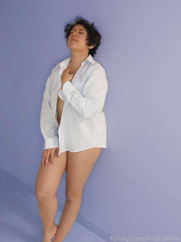 I might be sad but I'm still sexy

Tal vez esté triste pero aún así soy sexy

