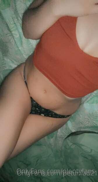 @petuniad21
@petuniad21
Petunia 23yo milf🤤
Here to explore m..