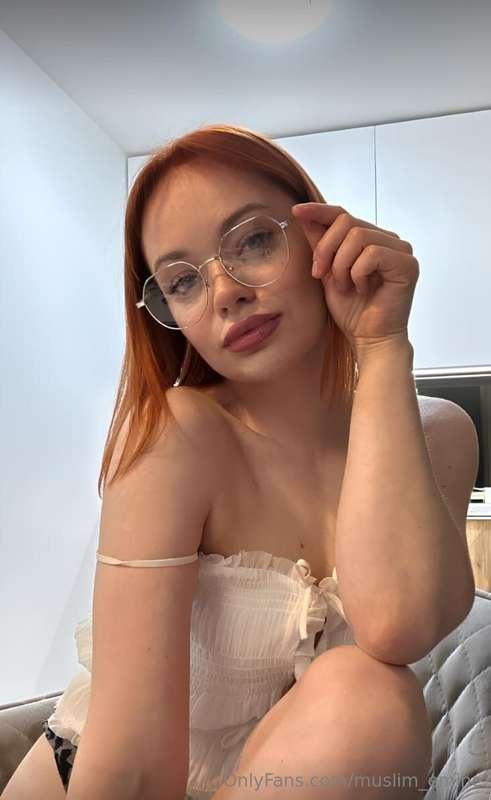 ⚠️ STRONG MEN ONLY! ⚠️🔥@melina_charis plays a game where you..