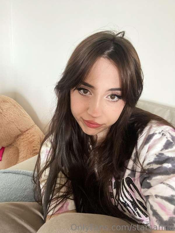 Happy Friday cuties 😍 who will be a good boy and pay for my ..