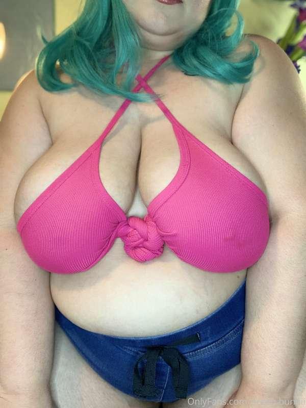 My tits look 🥵
