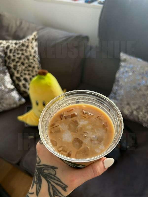 Ich liebe Kaffee mit Sperma (˶˃ ᵕ ˂˶) Ich poste das komplett..