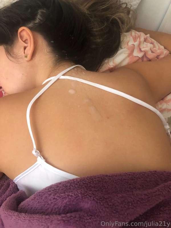 Ele subiu em cima de mim e me fez sentir quentinho na nuca 🙈..