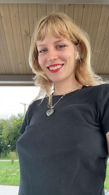 i started playing the sims again 😳 it always makes me so hor..