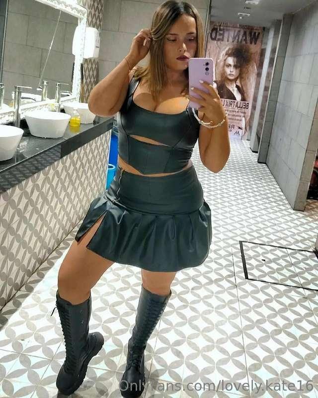 🖤🖤🖤🖤