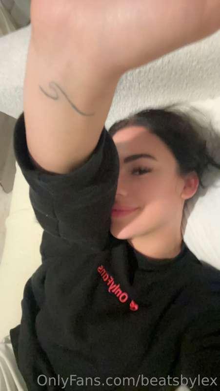 Saturdays are baggy shirts, messy buns, and Netflix🥰

Where ..