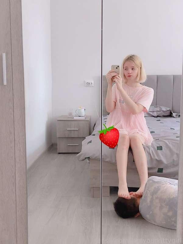 iamyourkittygirl image #0
