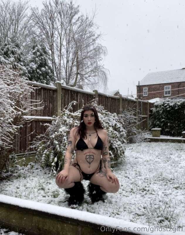 bit of dogging anyone❄️
