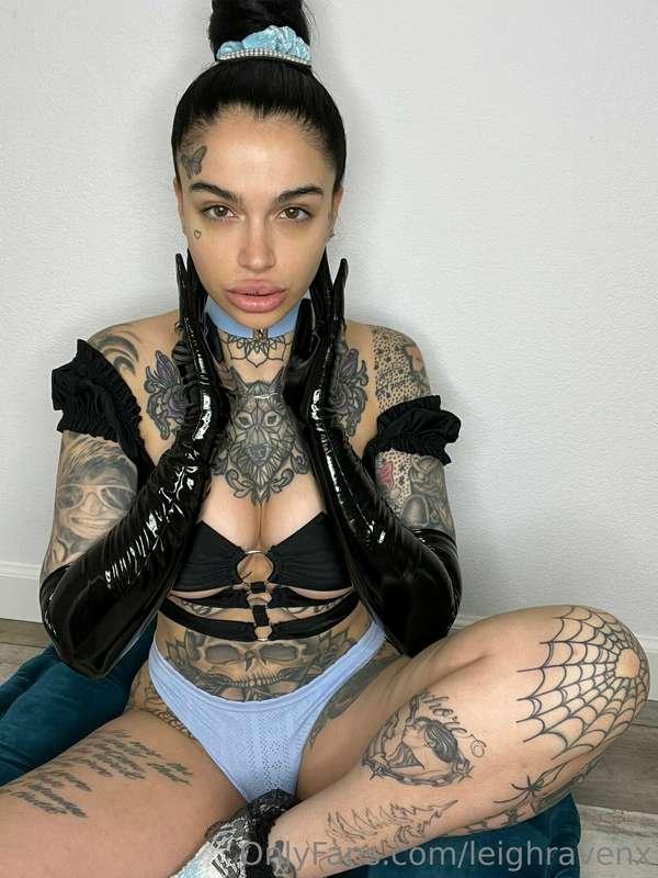 Am I your type? 🖤