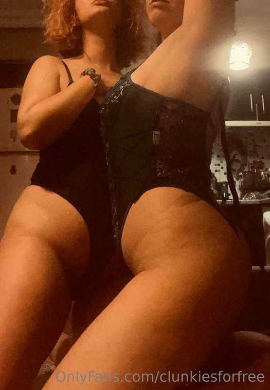 What would you like us to do? Come play with us👅👅 Waiting fo..