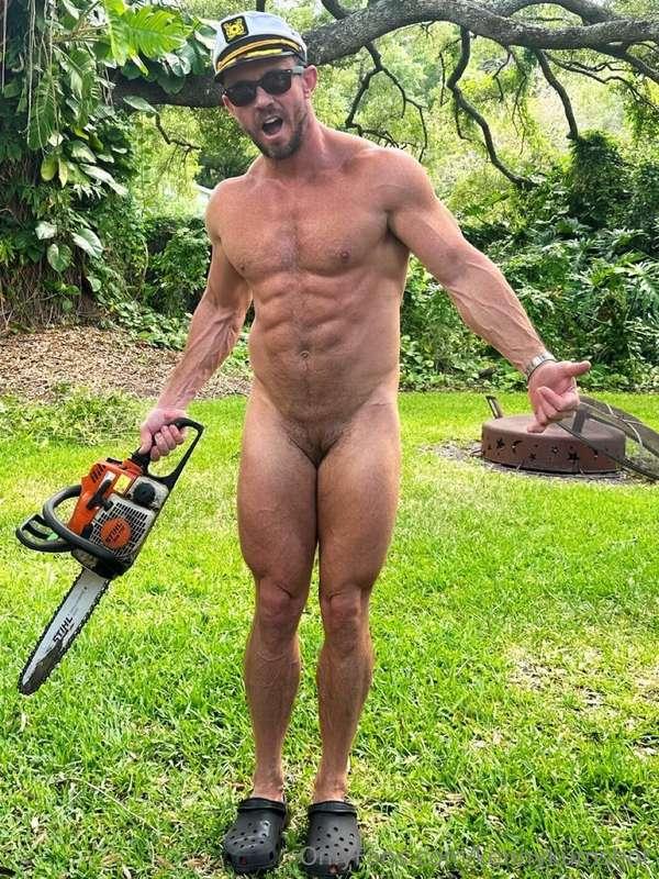 I’ve been working my dick off in the yard all day. How’s you..