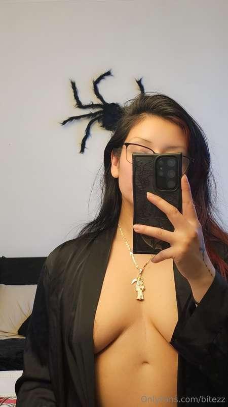 Come lay on my titties baby ✨️