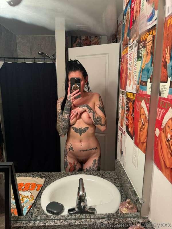 😈