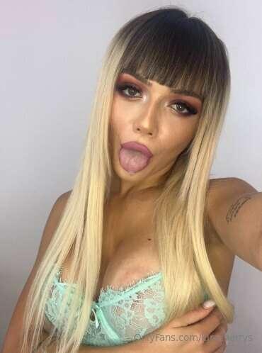 This is your chance to make this cute petite slut @lesliesha..