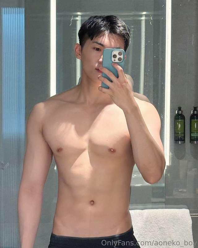 Wanna come shower? 💦