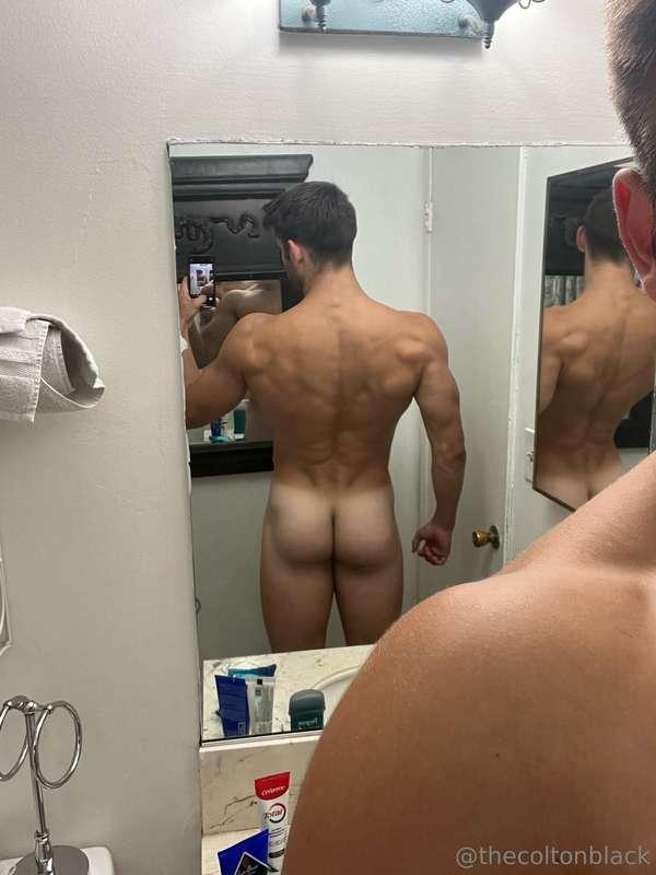 Buns of steel 🏋️‍♂️