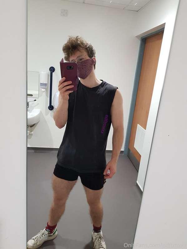 Last few gym selfies from before second lockdown 💦
