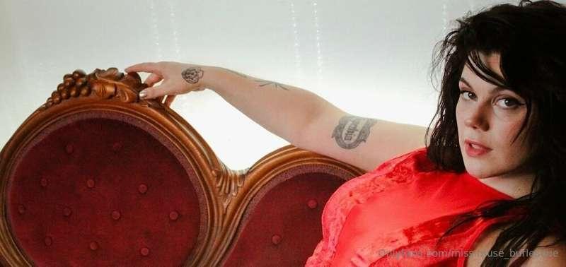 Another photo set to come soon! Here is a free sneak speak f..