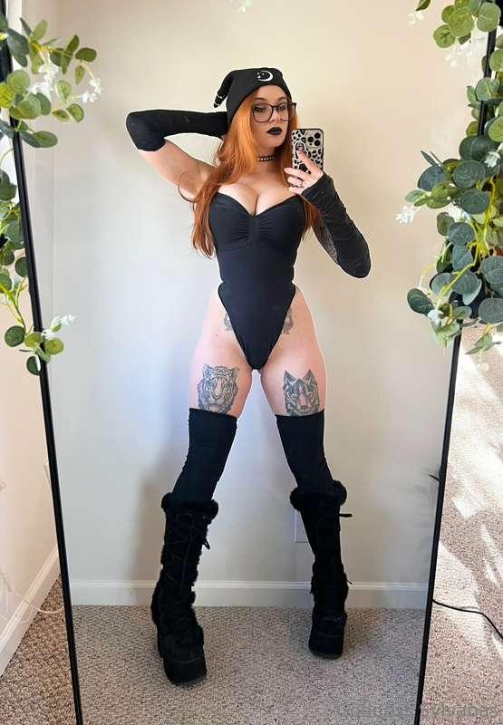 Have you ever seen such perfection in a Dominatrix?
